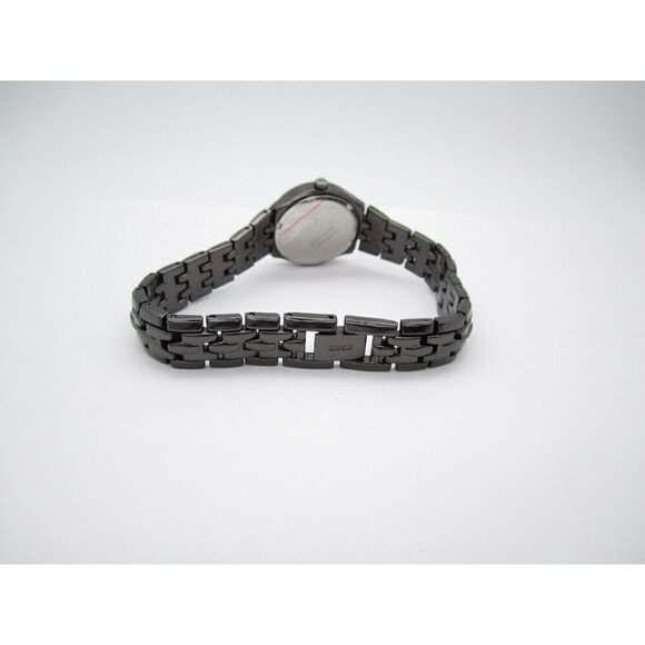 Women's QMAX Quartz WR Analog 27mm Dial Causal Round Watch (E518) - Picture 11 of 12